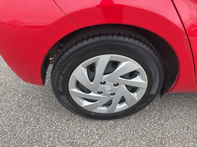 Used 2015 Toyota Prius C Two image 31