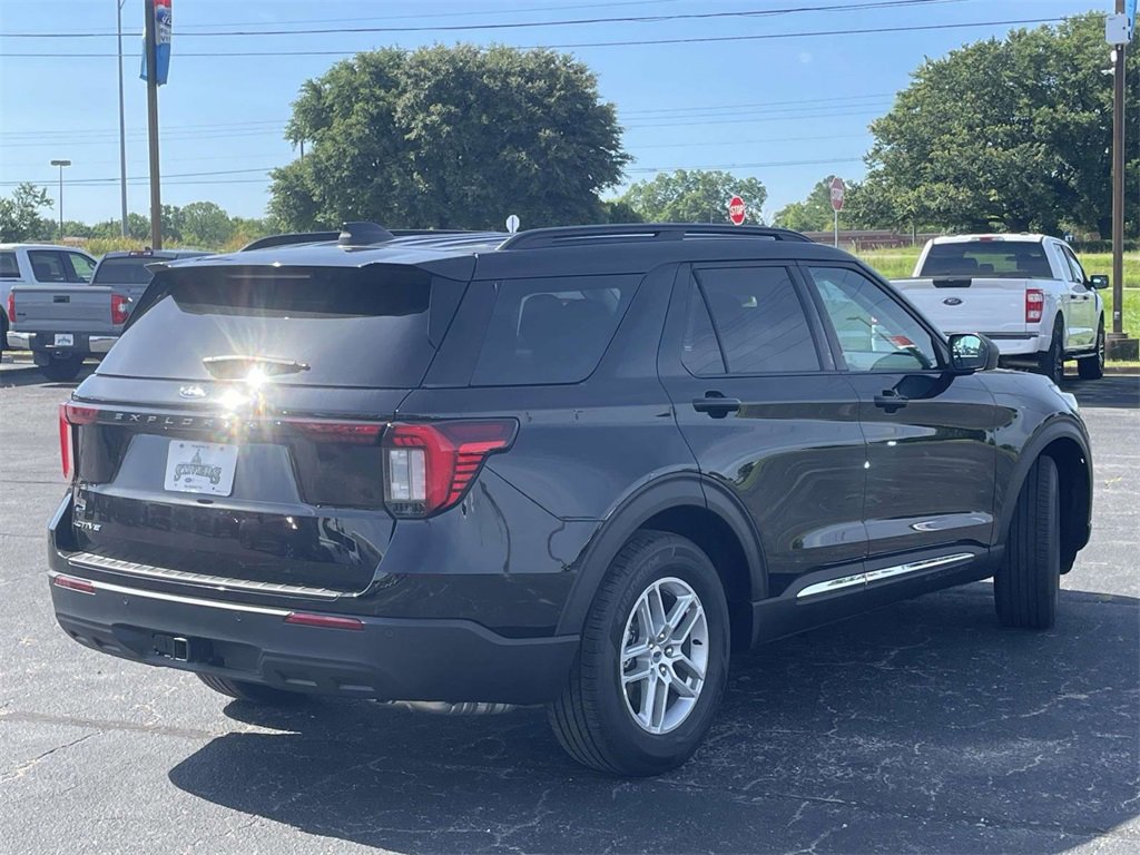 New 2025 Ford Explorer Active image 3