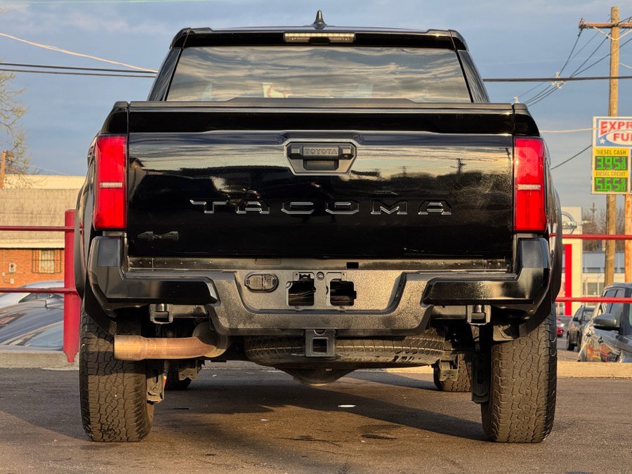 Used 2024 Toyota Tacoma TRD Off-Road AWD/4WD image 6