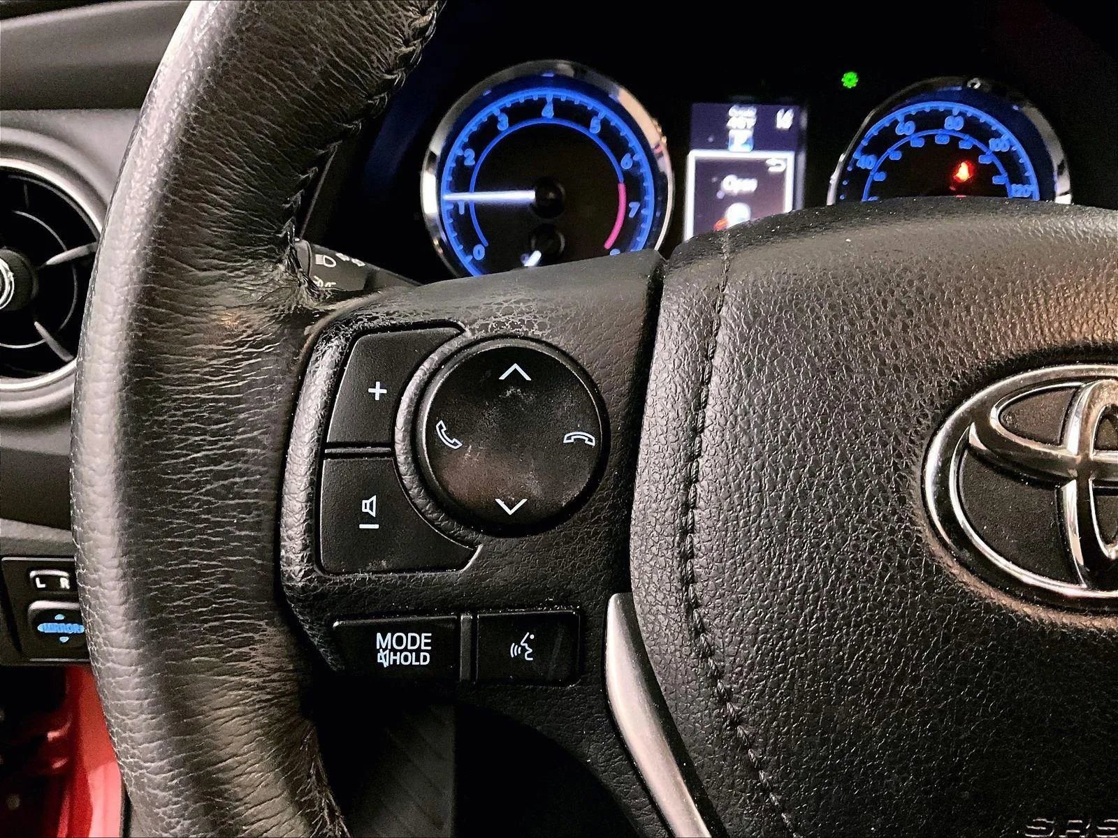 Used 2018 Toyota Corolla SE image 17