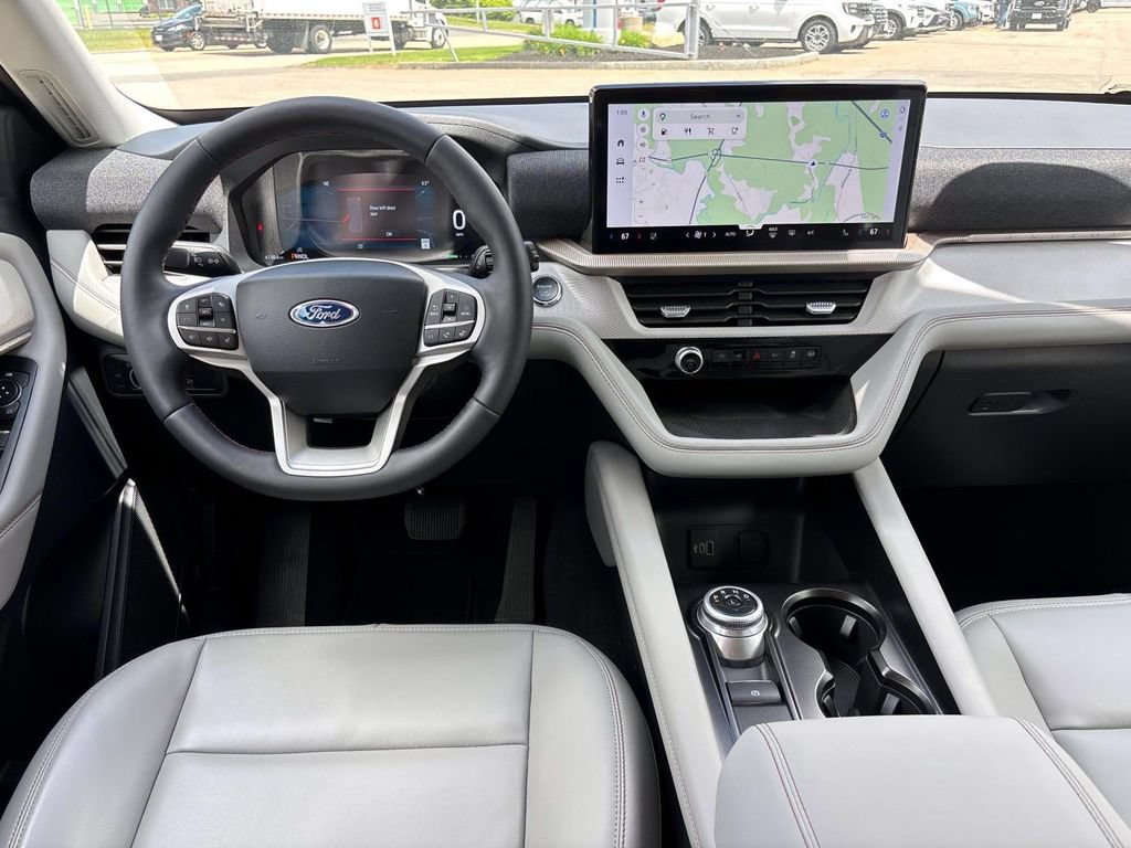 Used 2026 Ford Explorer Active w/ Active Comfort Package AWD/4WD image 12