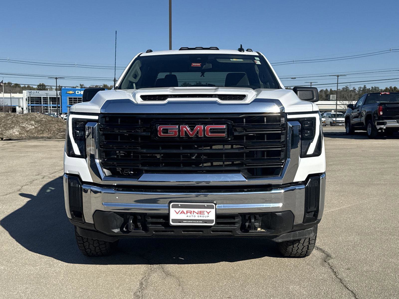 Used 2024 GMC Sierra 2500 Pro w/ Convenience Package image 2