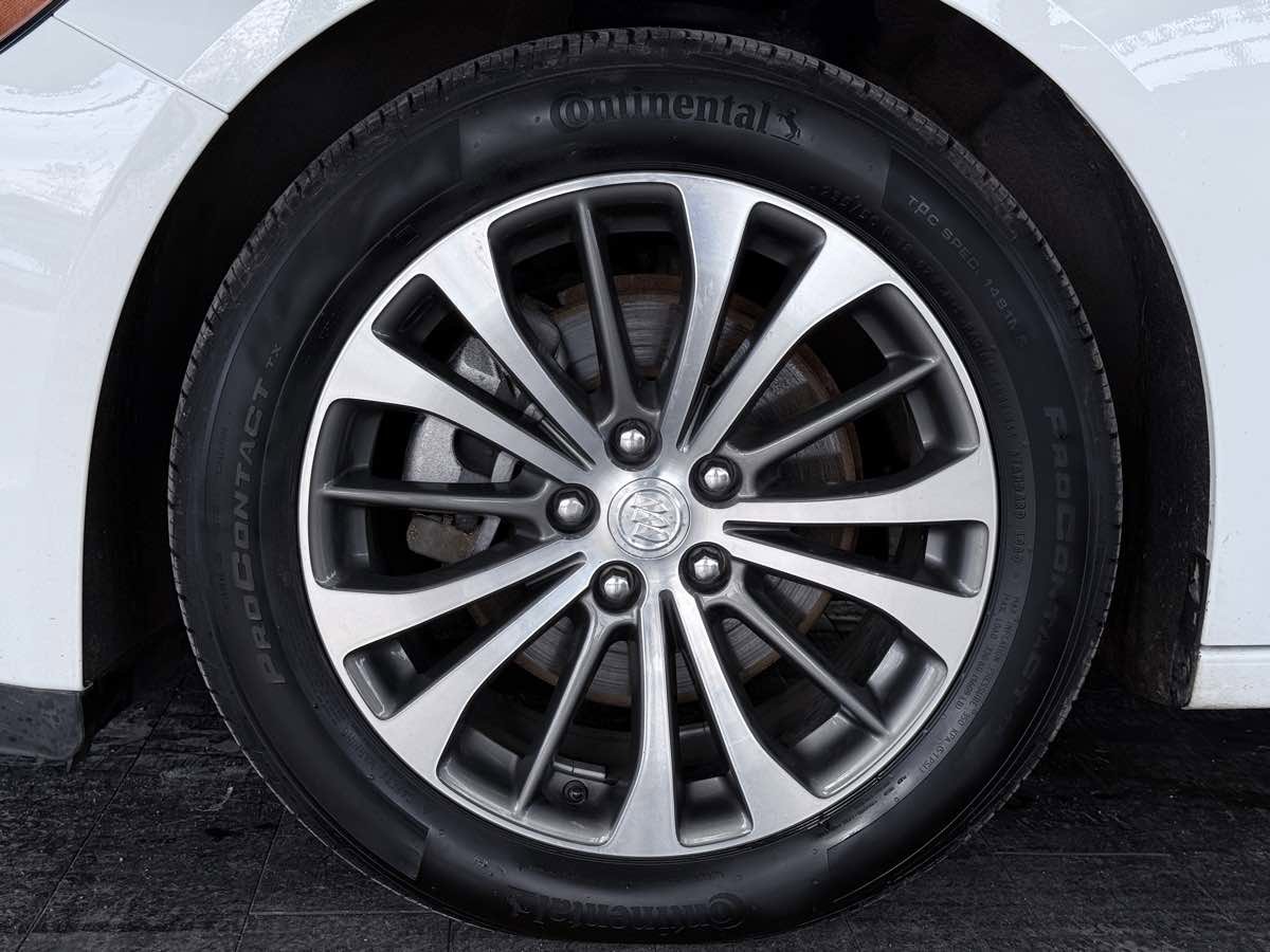 Used 2017 Buick LaCrosse Essence image 35