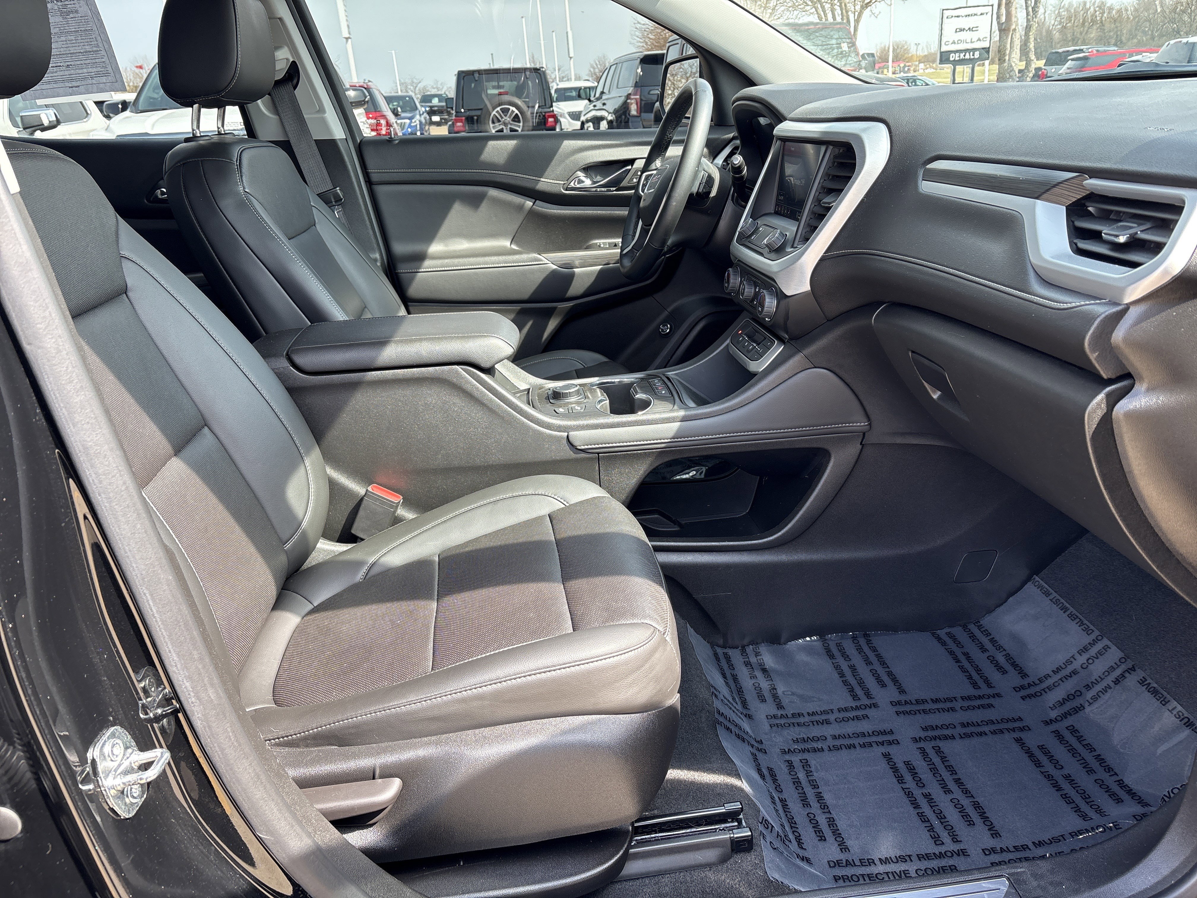 Used 2023 GMC Acadia SLT w/ Elevation Edition image 20