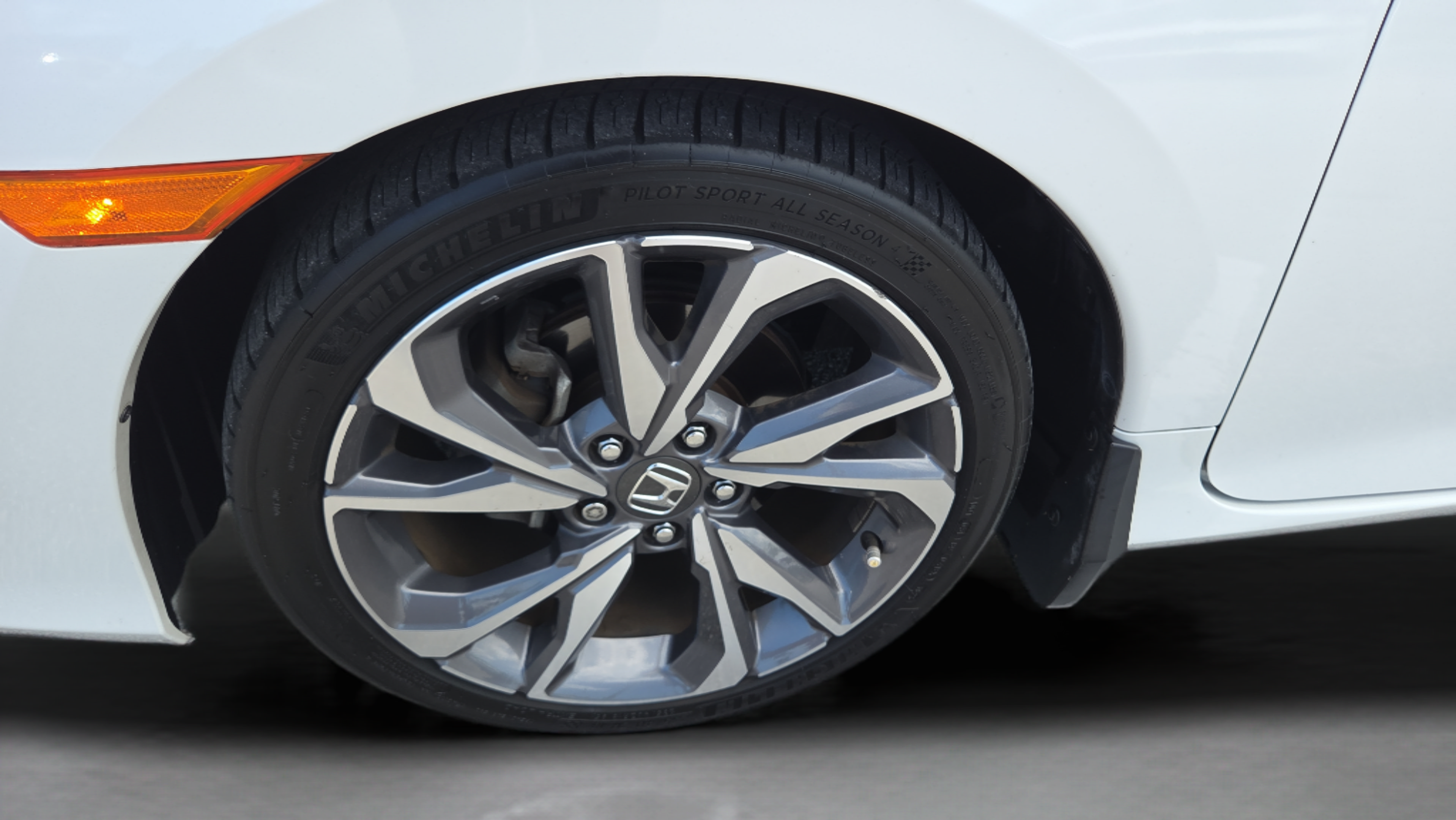 Certified 2019 Honda Civic Touring image 38