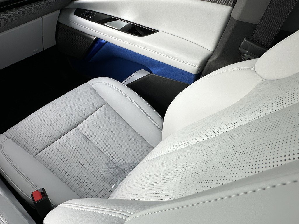 New 2026 Cadillac Optiq Sport 2 image 14