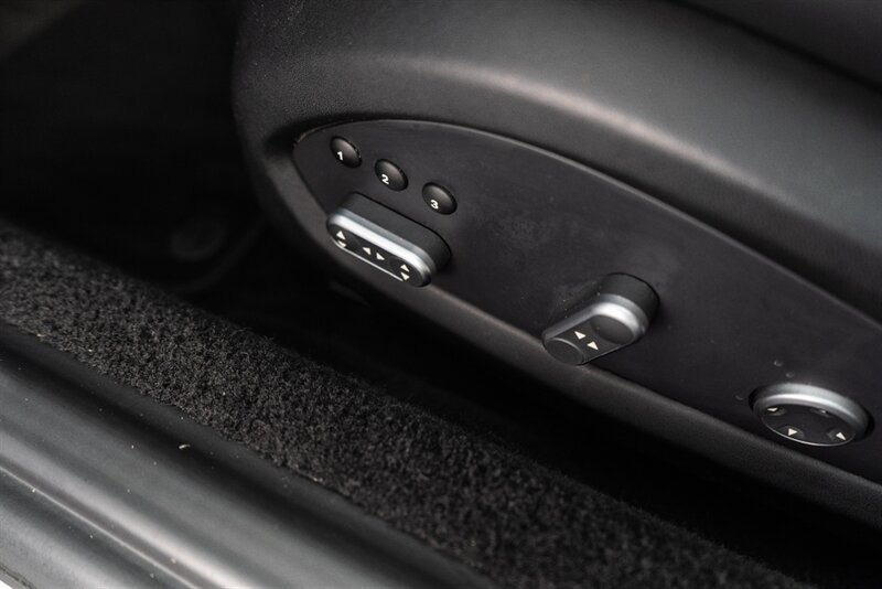 Used 2017 Ferrari California T RWD image 38