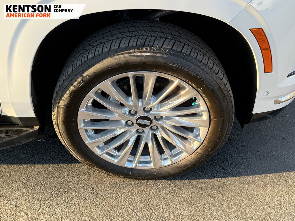 Used 2025 Cadillac Escalade Premium Luxury image 16