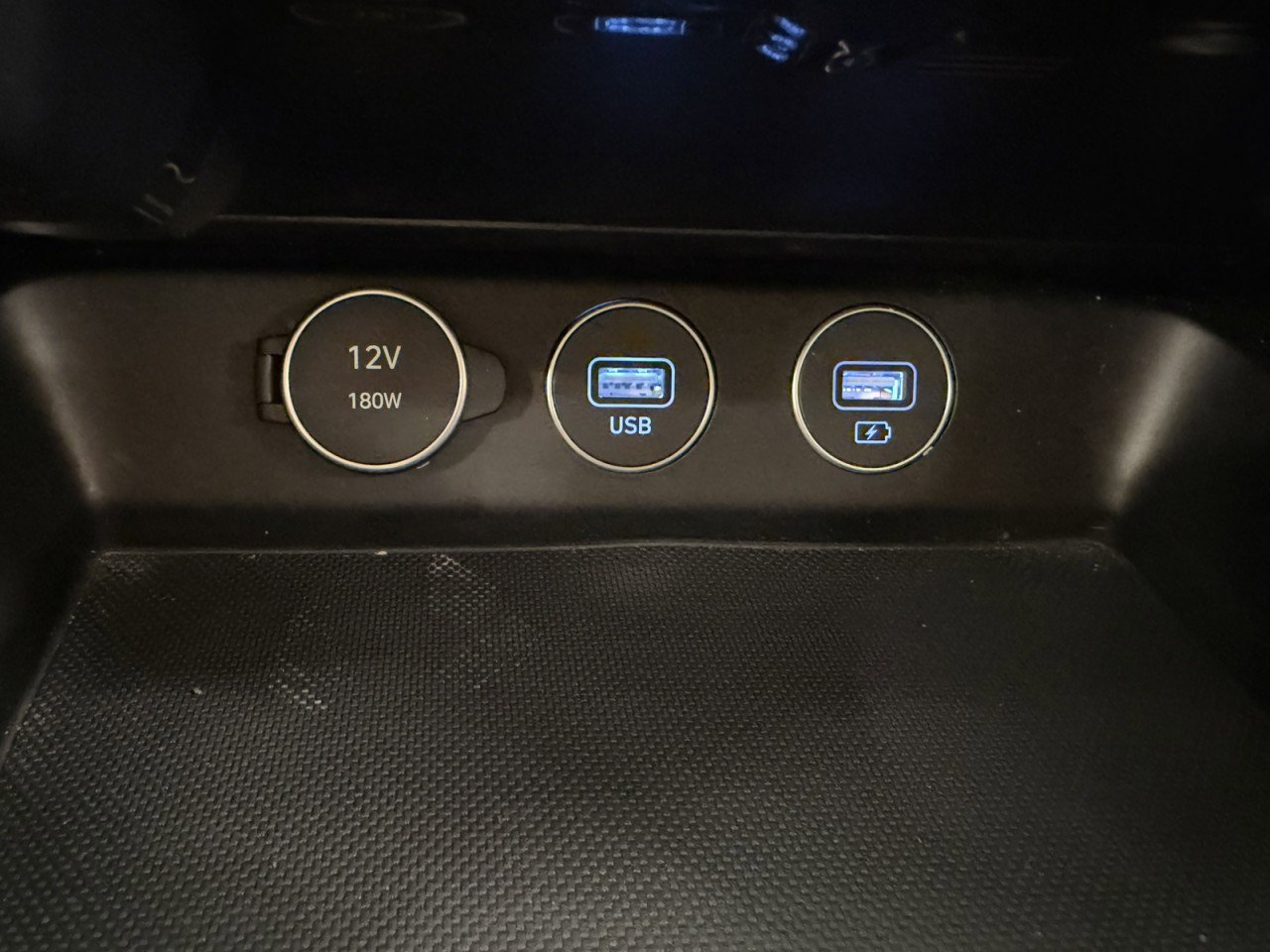 Used 2022 Genesis G70 2.0T image 25