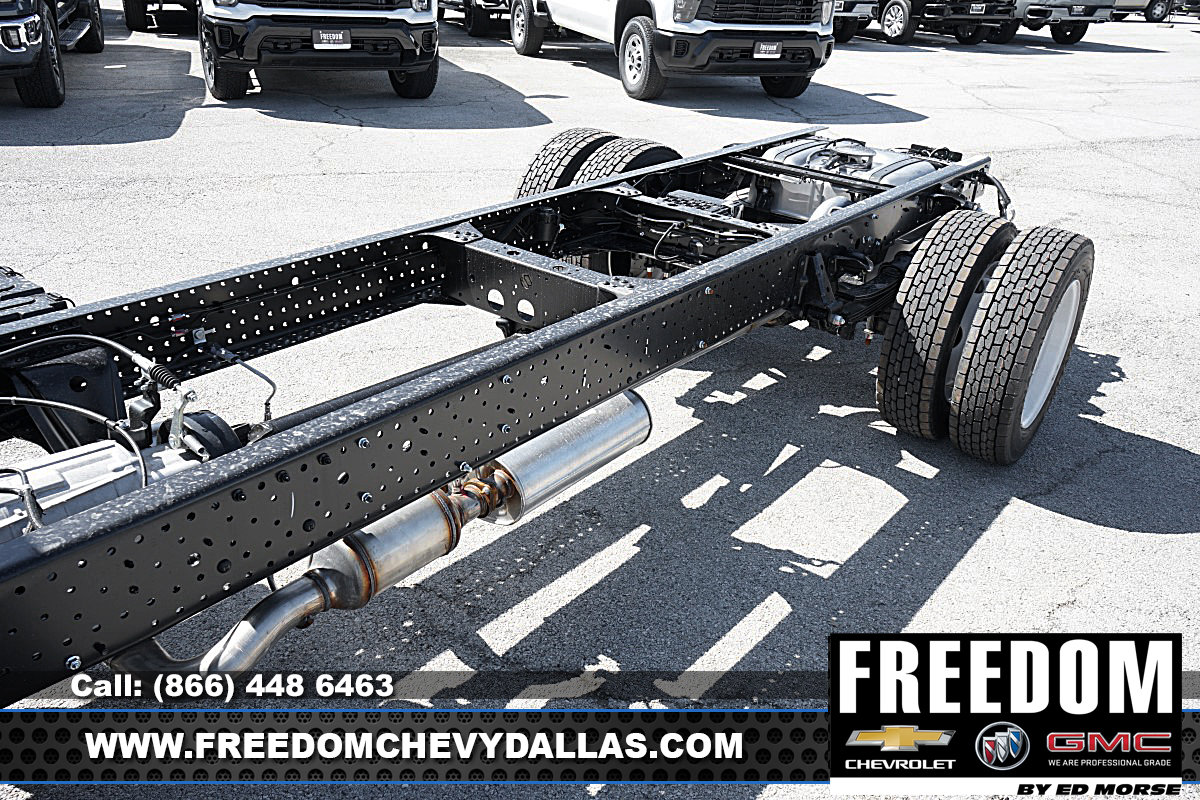 New 2024 Chevrolet Low Cab Forward image 35