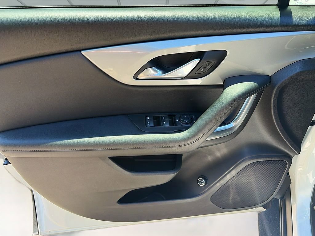 Used 2019 Chevrolet Blazer LT FWD image 18