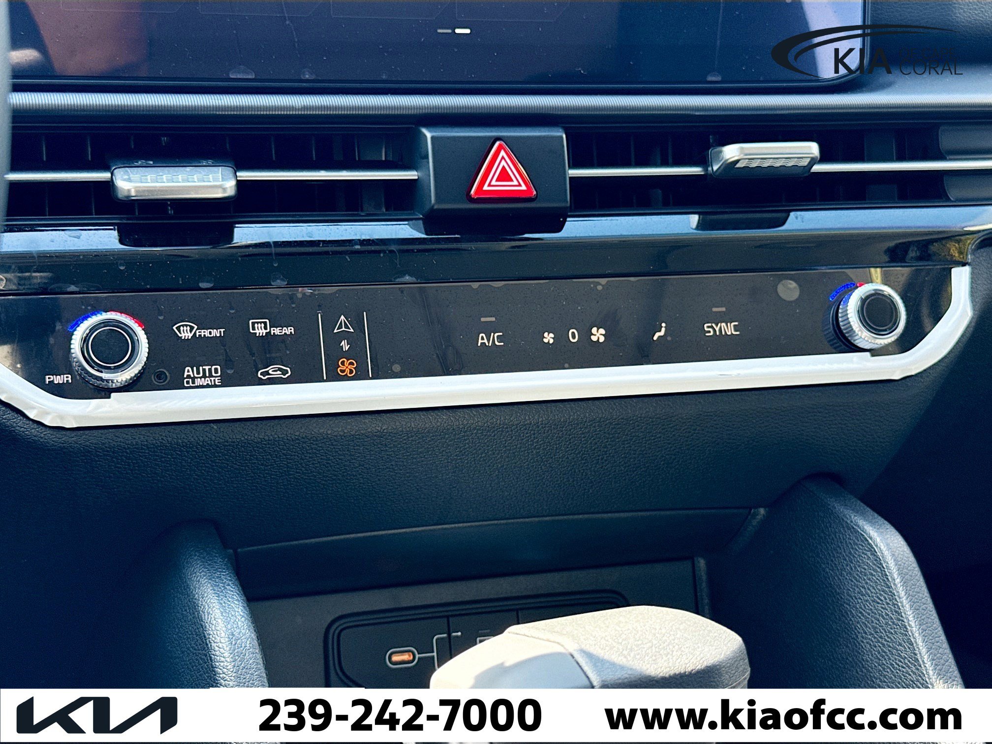 New 2026 Kia Sportage EX w/ EX Panorama Roof Package image 32