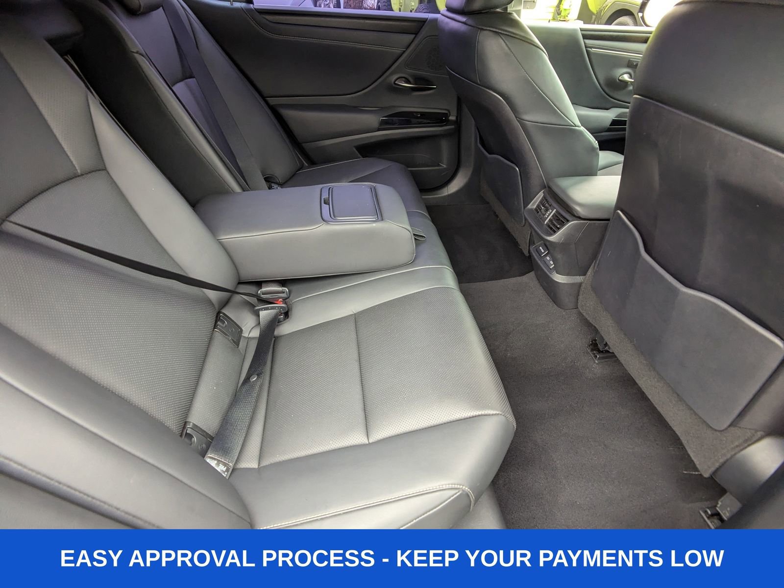 Used 2023 Lexus ES 300h w/ Premium Package image 17