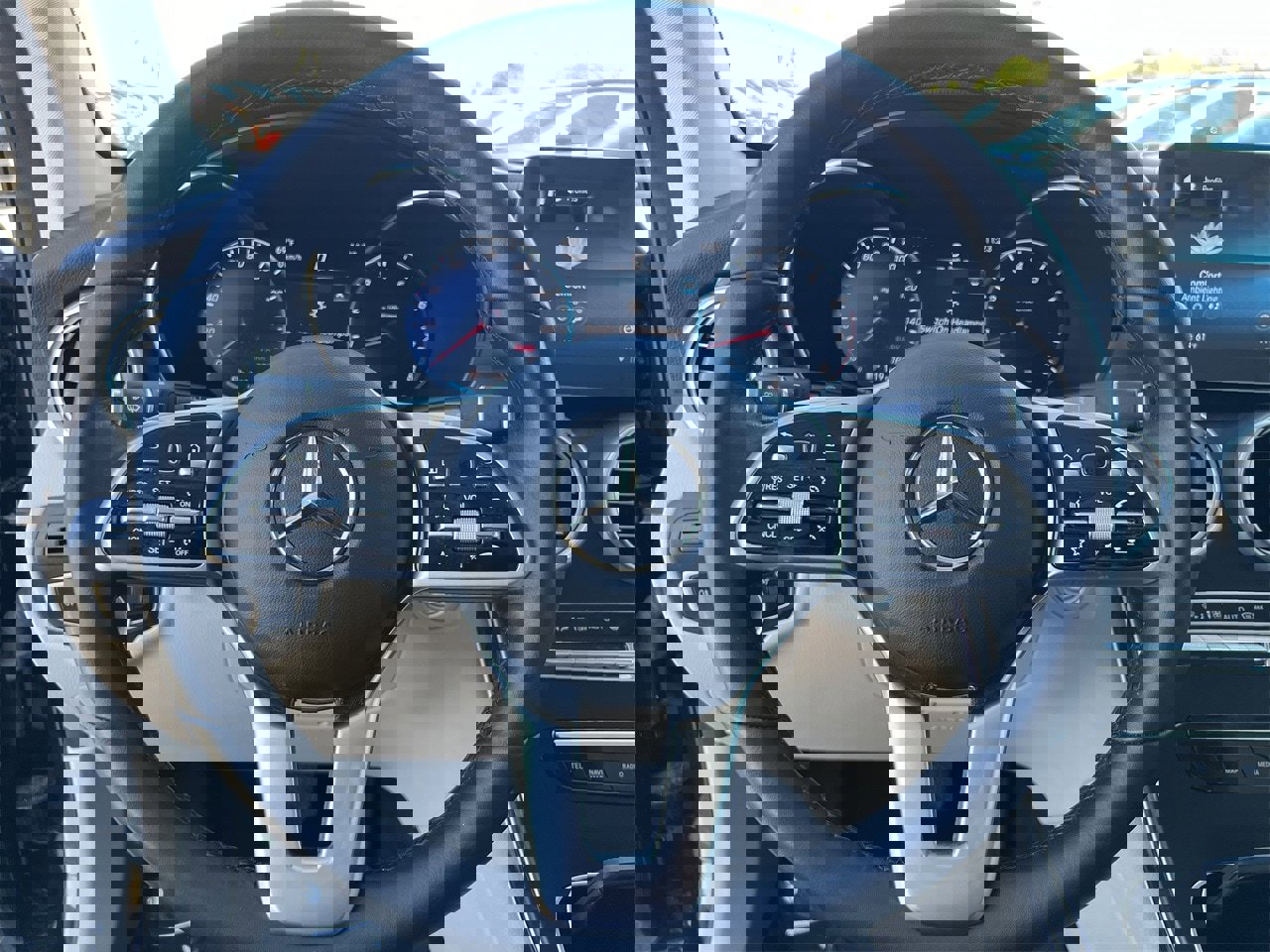 Used 2022 Mercedes-Benz GLC 300 image 9