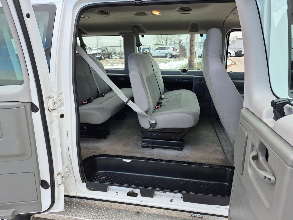 Used 2012 Ford E-350 and Econoline 350 XLT image 17