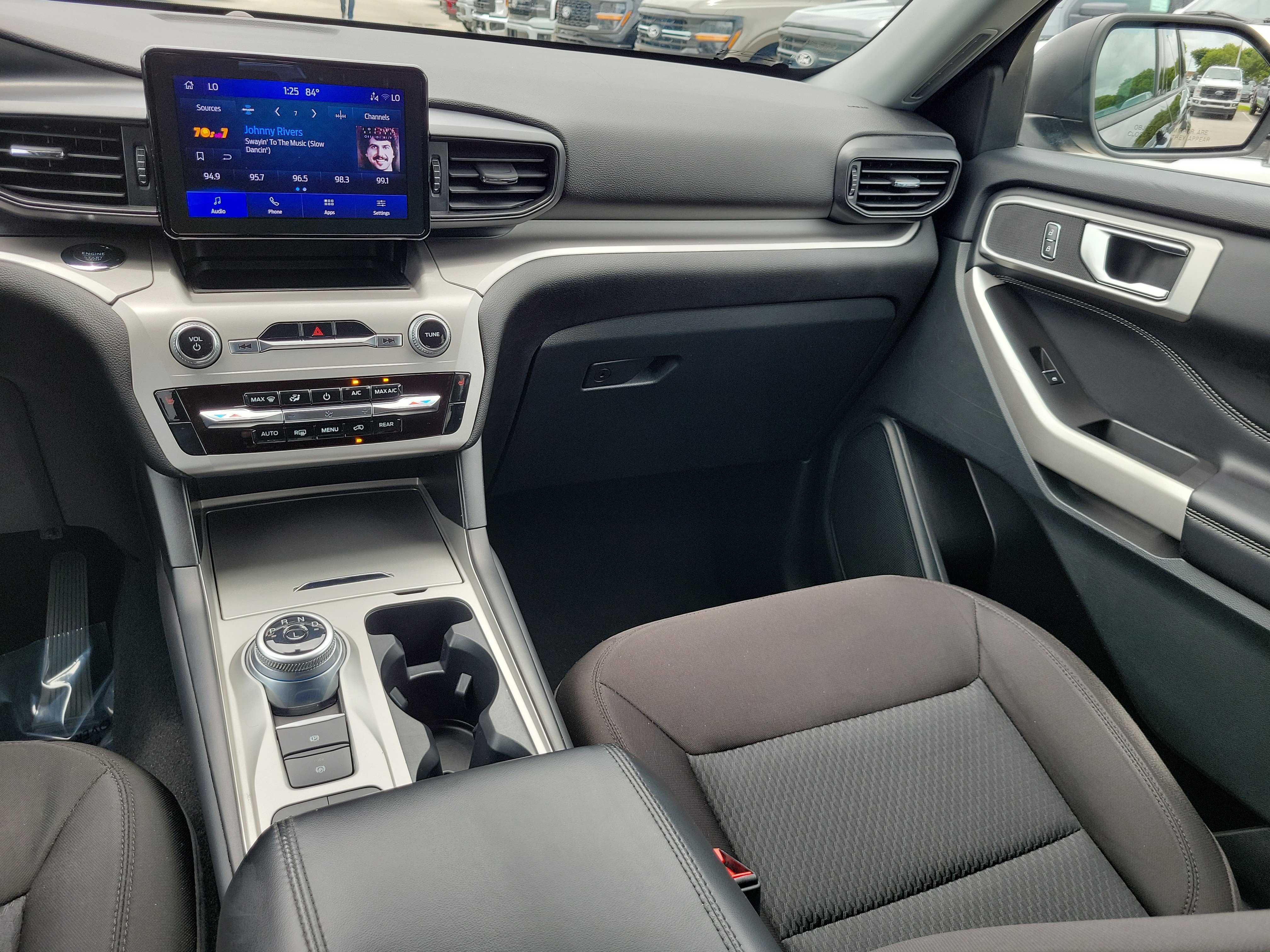 Used 2023 Ford Explorer XLT RWD image 18