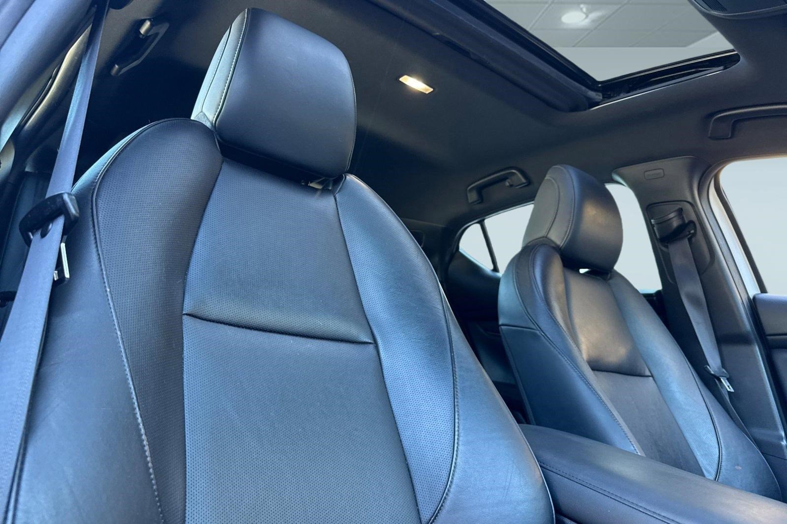 Used 2019 MAZDA MAZDA3 AWD Hatchback w/ Premium Pkg image 25