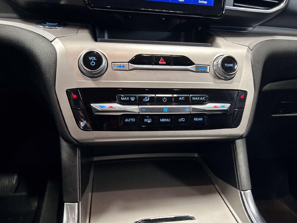 Used 2022 Ford Explorer XLT w/ Equipment Group 202A AWD/4WD image 19