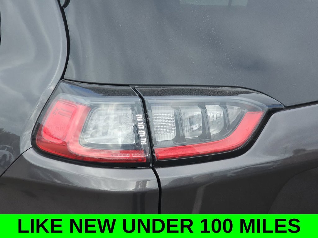 Used 2023 Jeep Cherokee Altitude Lux AWD/4WD image 42