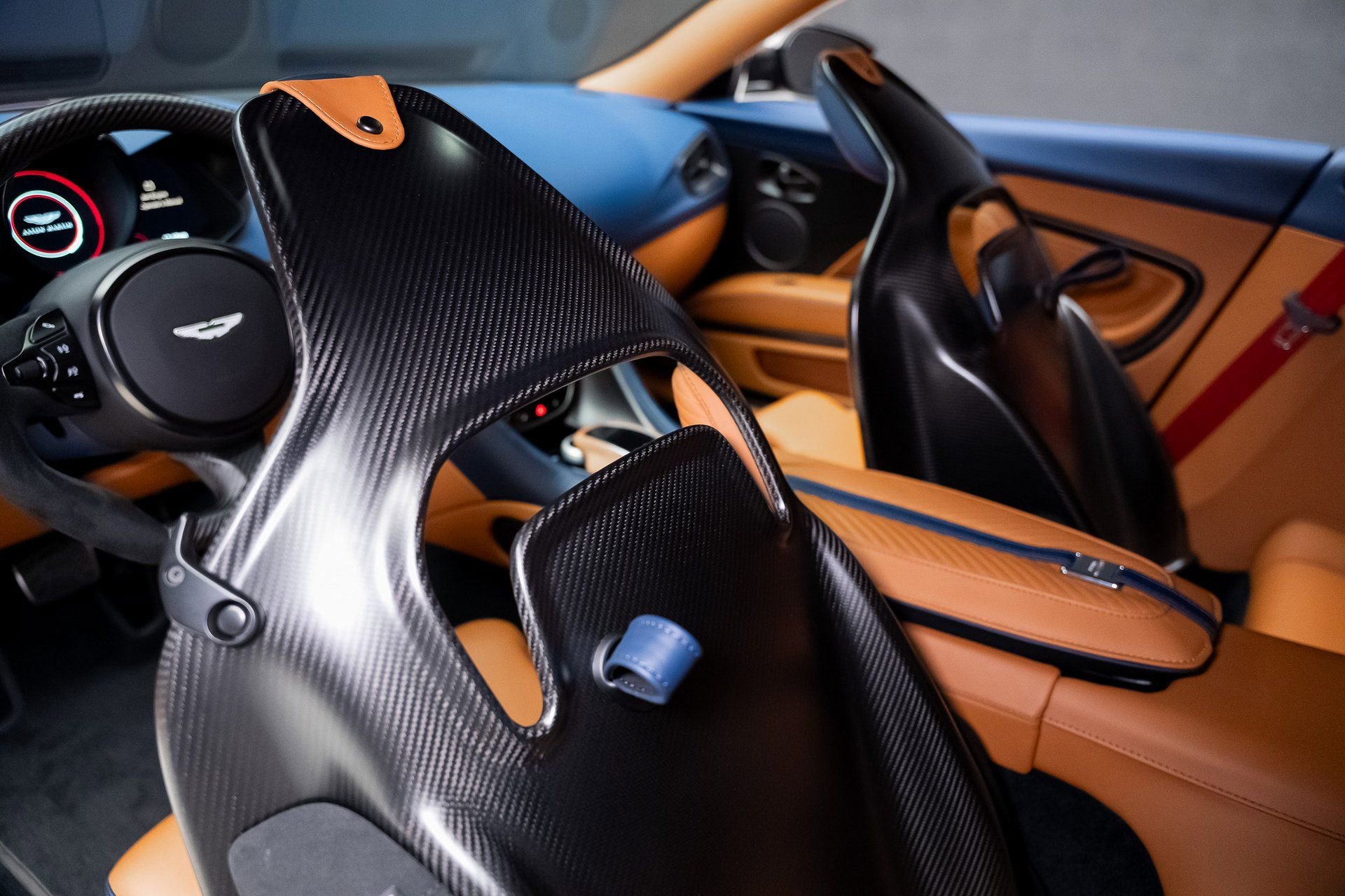 Used 2023 Aston Martin DBS Coupe image 74