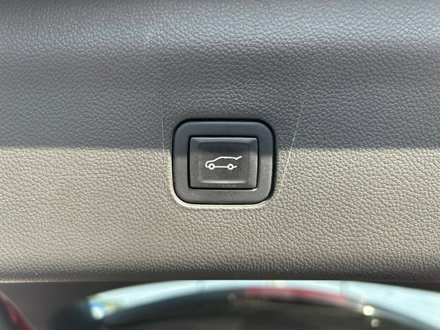 Used 2022 Buick Enclave Premium AWD/4WD image 12