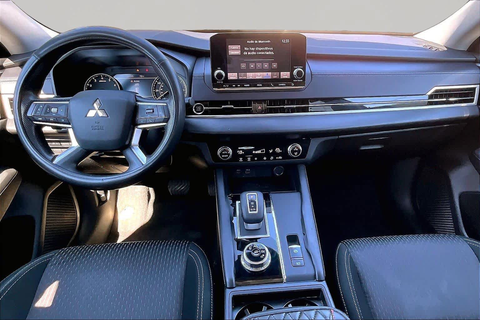 Used 2024 Mitsubishi Outlander ES FWD image 16