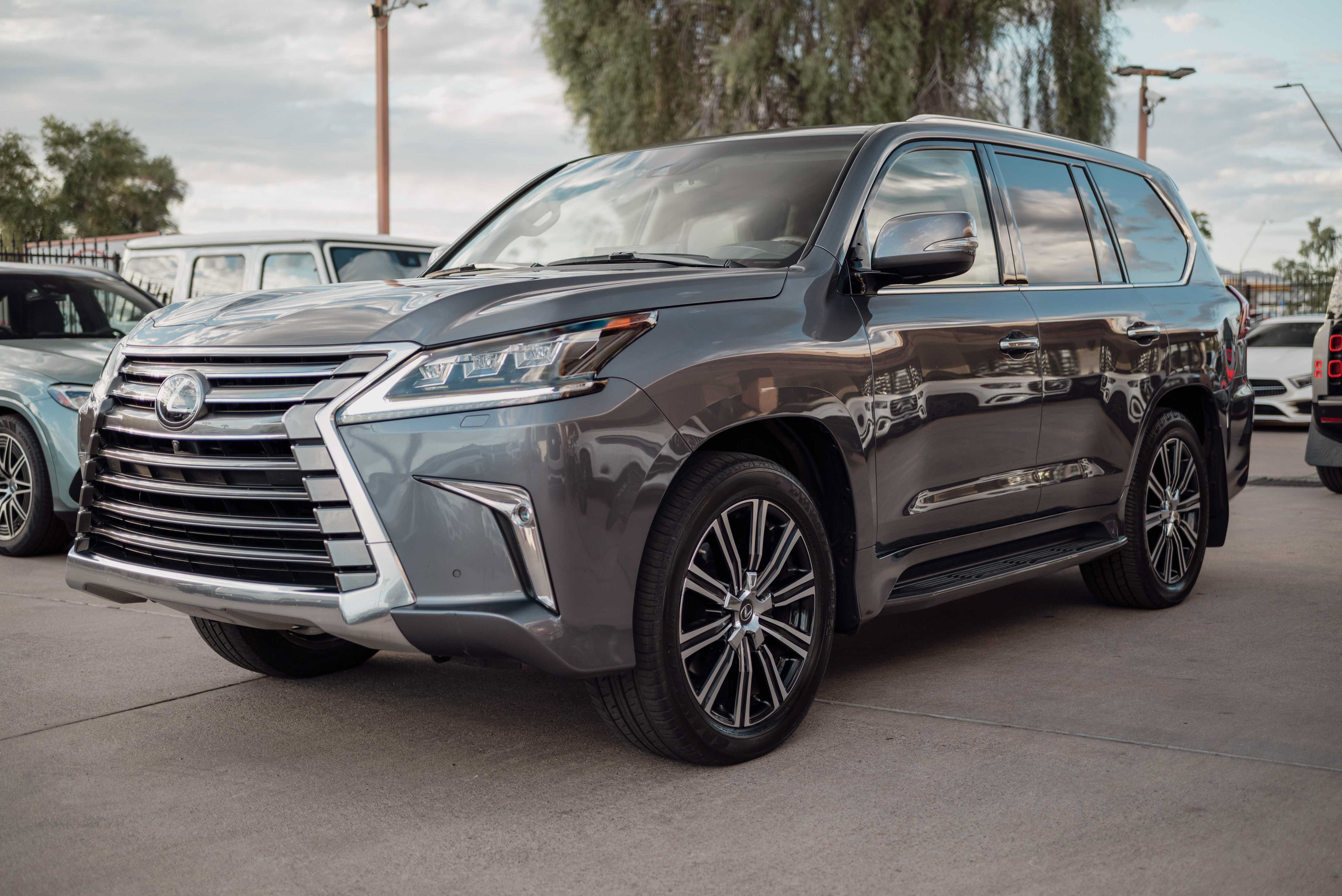 Used 2016 Lexus LX 570 4WD w/ Luxury Package