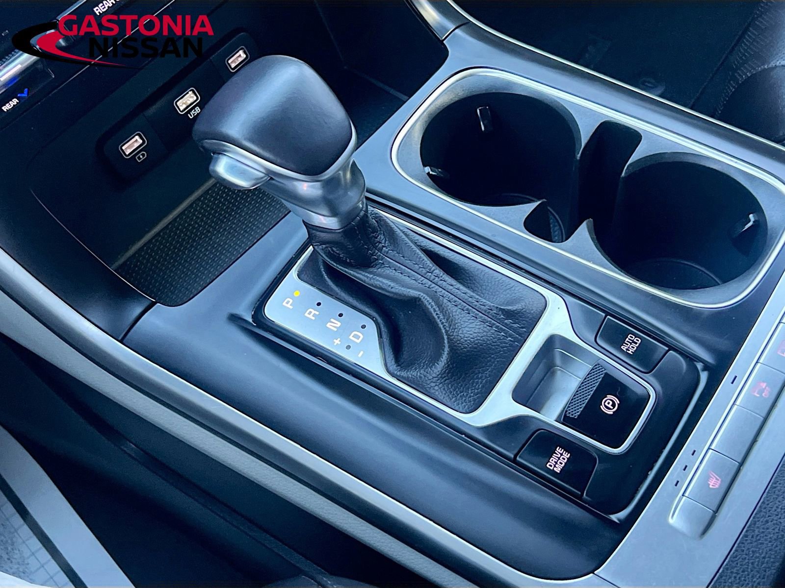 Used 2024 Kia Carnival LX image 21