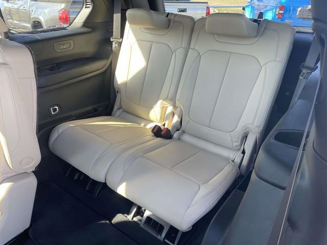 Used 2023 Jeep Grand Cherokee L Limited w/ Luxury Tech Group II image 11