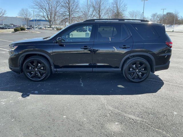 Used 2025 Honda Pilot Black Edition image 10