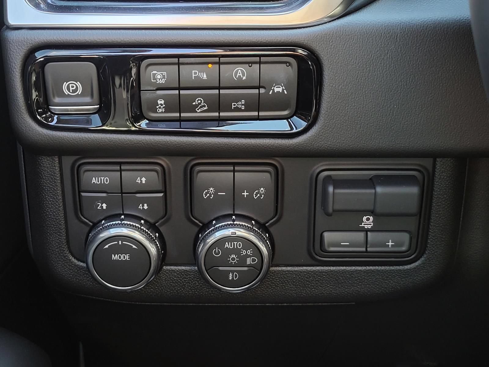New 2026 GMC Yukon XL Elevation w/ Elevation Premium Package AWD/4WD image 10