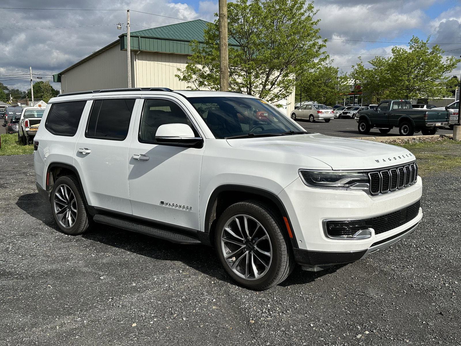 Used 2022 Jeep Wagoneer Series II w/ Premium Group I image 2