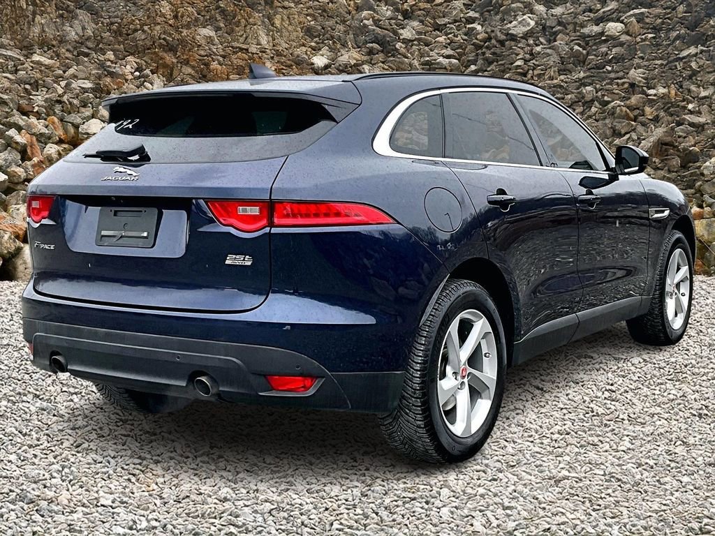 Used 2019 Jaguar F-PACE Premium image 2