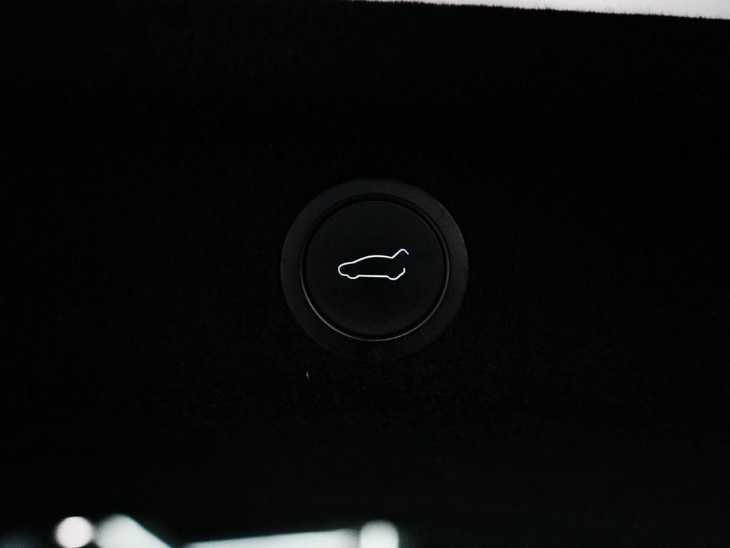 Used 2026 Tesla Model Y Long Range image 33
