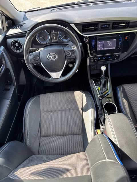 Used 2017 Toyota Corolla SE w/ Carpet Mat Package (TMS) FWD image 30