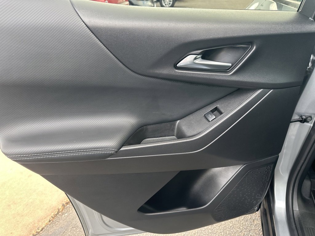 Used 2025 Chevrolet Equinox LT w/ Convenience Package II image 20