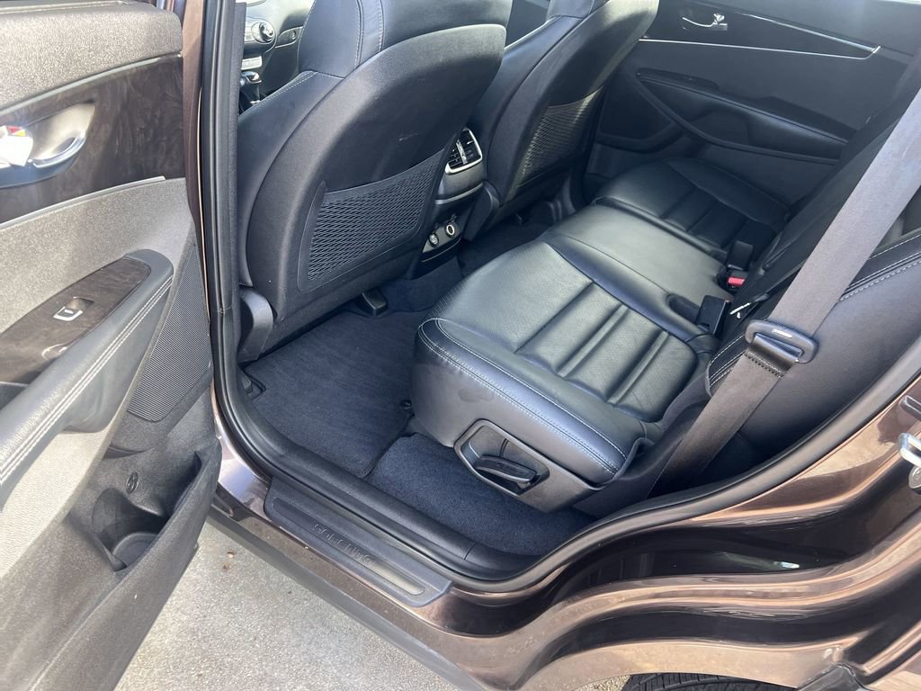 Used 2017 Kia Sorento EX image 21
