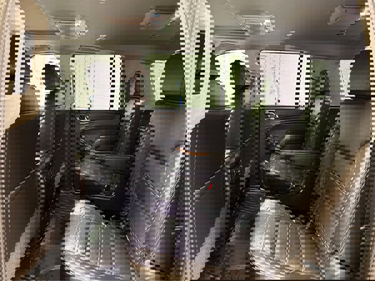 Used 2019 GMC Yukon XL Denali w/ Denali Ultimate Package AWD/4WD image 10