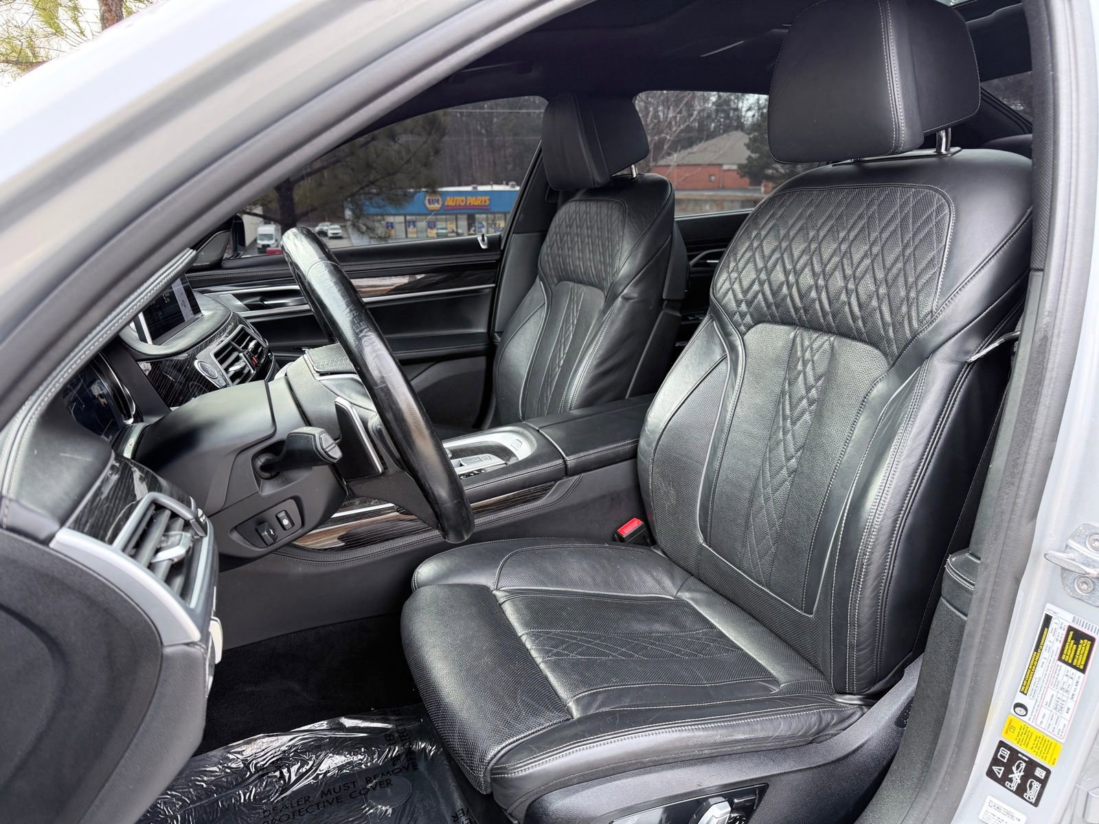 Used 2018 BMW 750i xDrive image 34