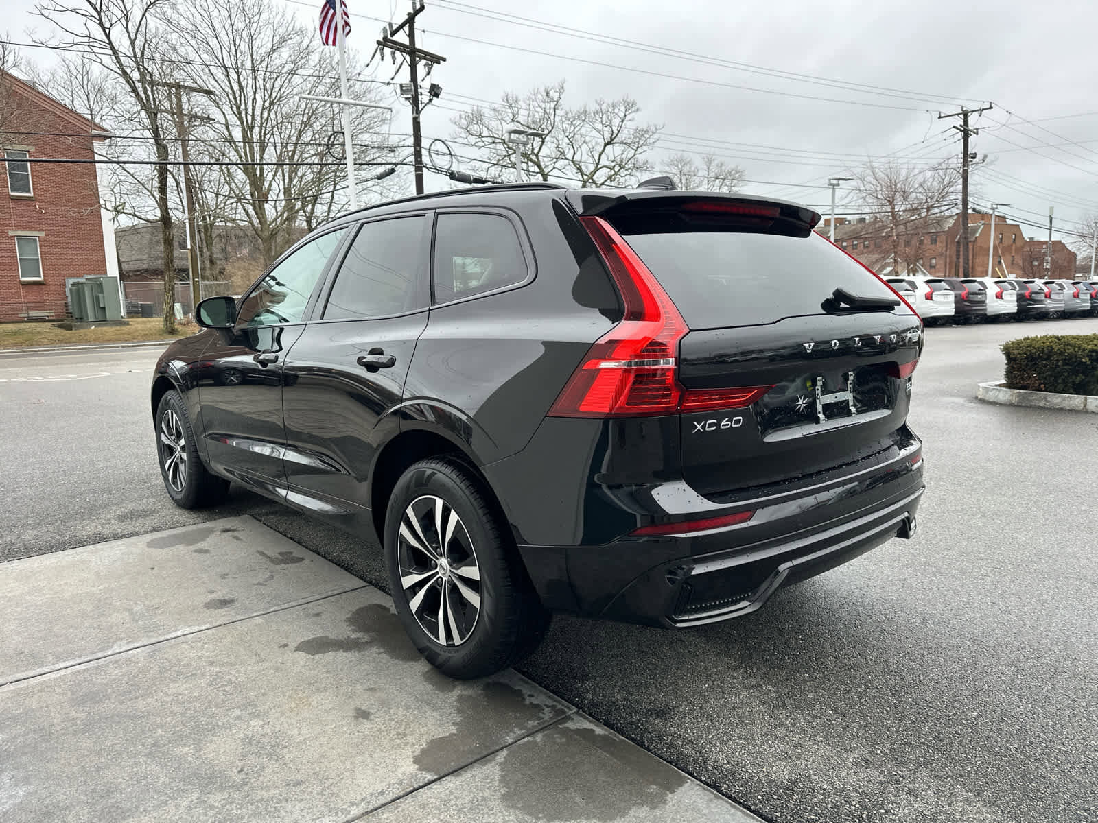 Used 2024 Volvo XC60 B5 Core w/ Climate Package image 9