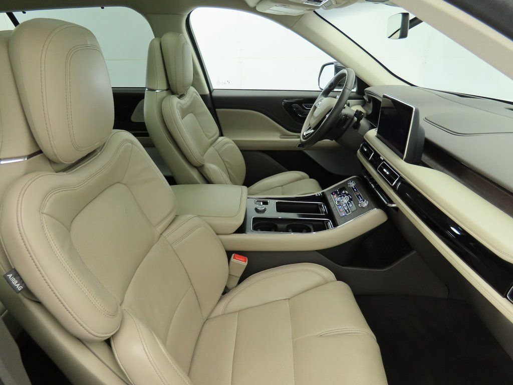 Used 2023 Lincoln Aviator Reserve w/ Equipment Group 201A image 19