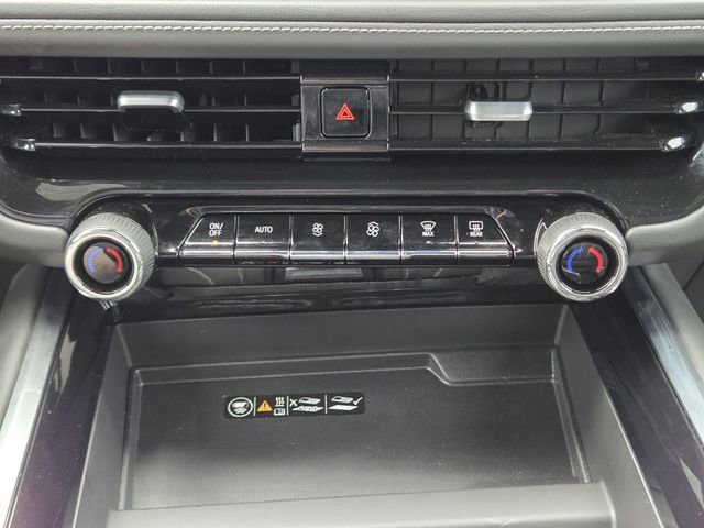 Used 2025 Chevrolet Suburban Premier RWD image 18