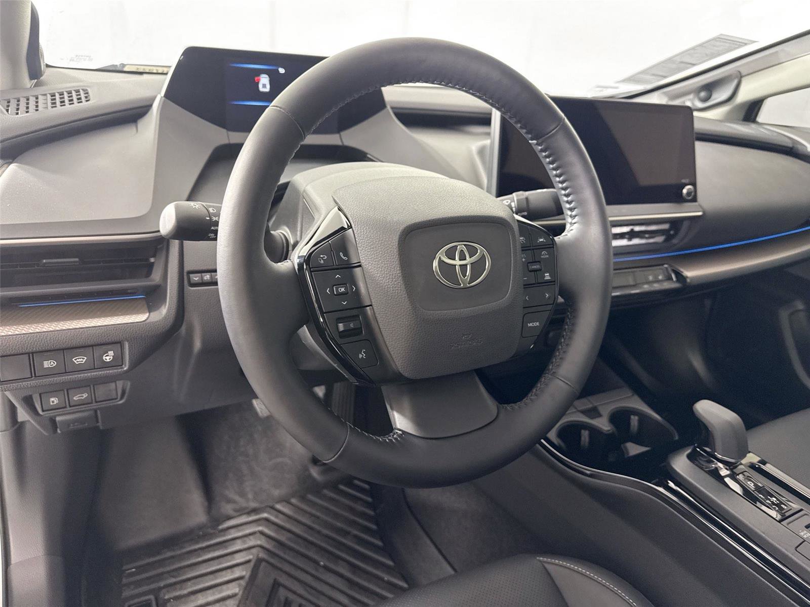 Used 2024 Toyota Prius Limited w/ Limited Premium Package image 4