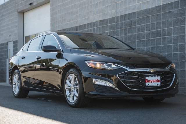 Used 2025 Chevrolet Malibu LT FWD image 2