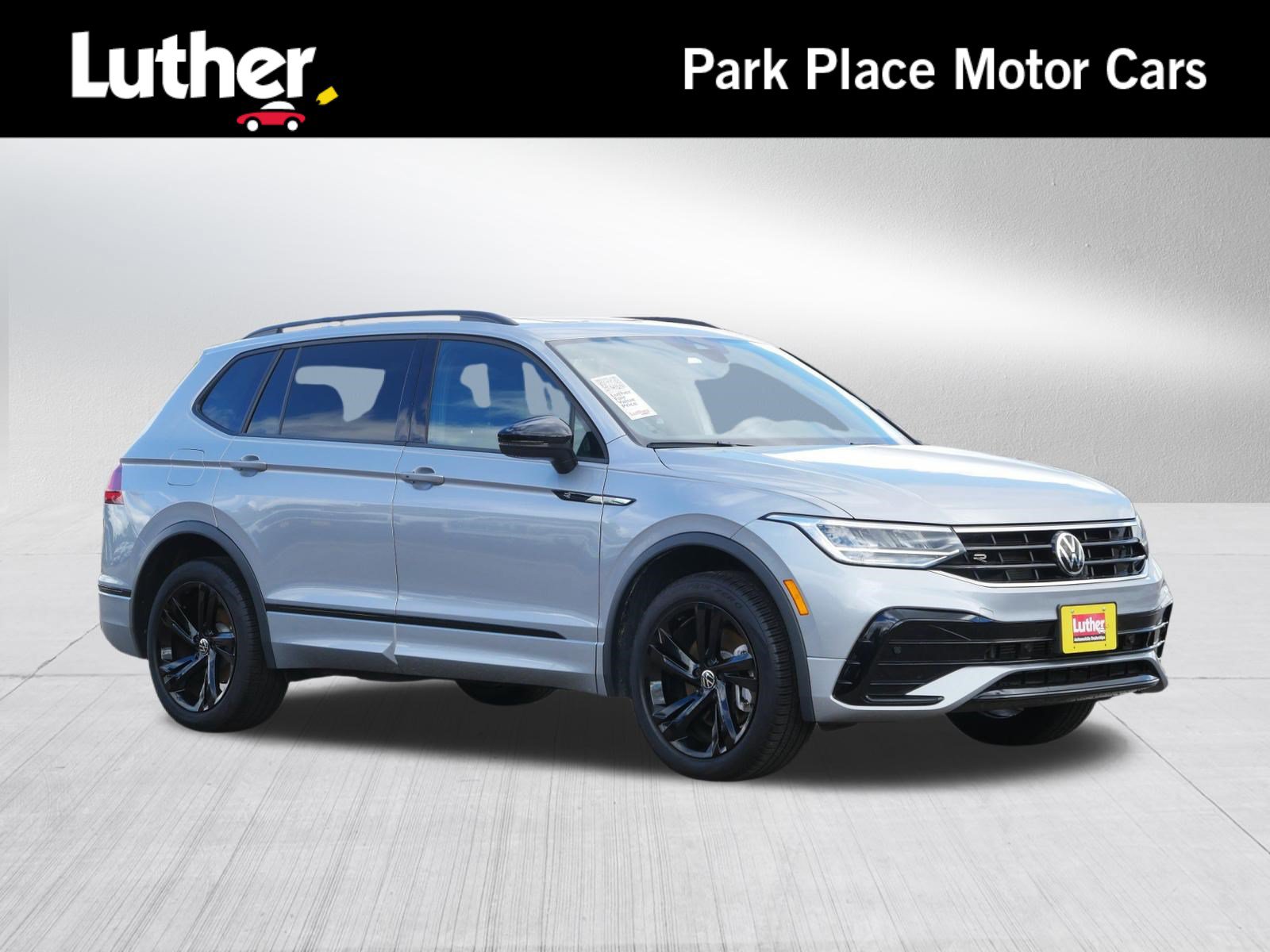 Used 2023 Volkswagen Tiguan SE R-Line AWD/4WD image 1