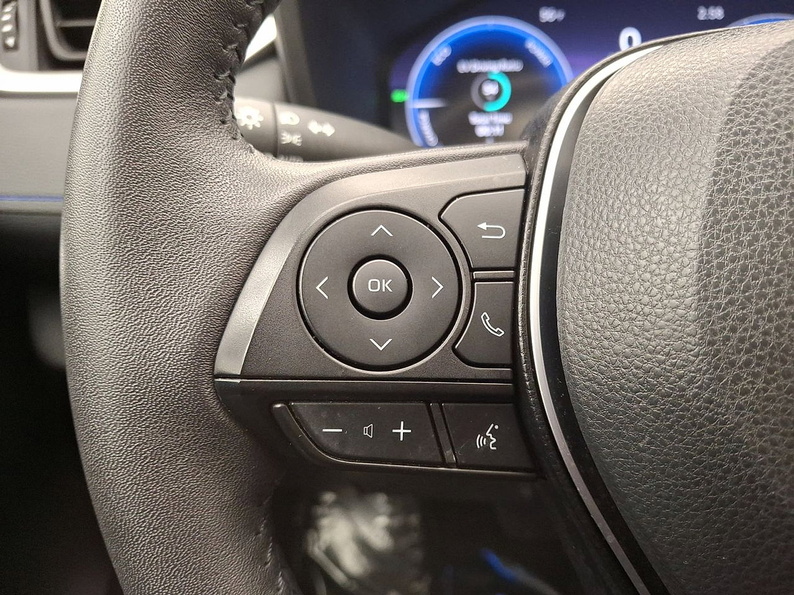 Used 2024 Toyota RAV4 XSE w/ Advanced Technology Package image 17