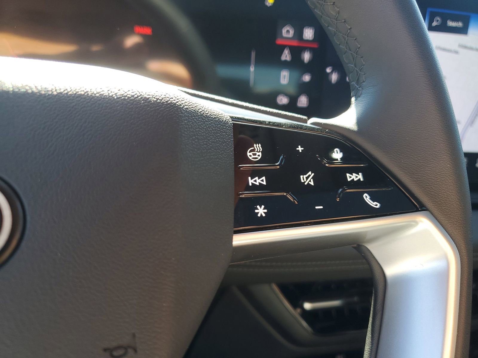 Used 2025 Audi Q6 e-tron Premium Plus w/ Premium Plus RWD image 30