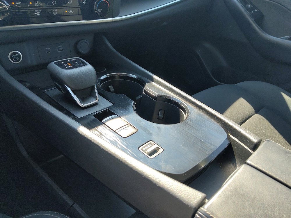Used 2023 Nissan Rogue S FWD image 26