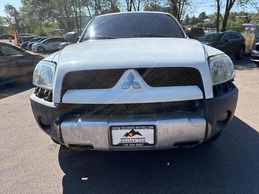 Used 2006 Mitsubishi Raider DuroCross RWD image 2