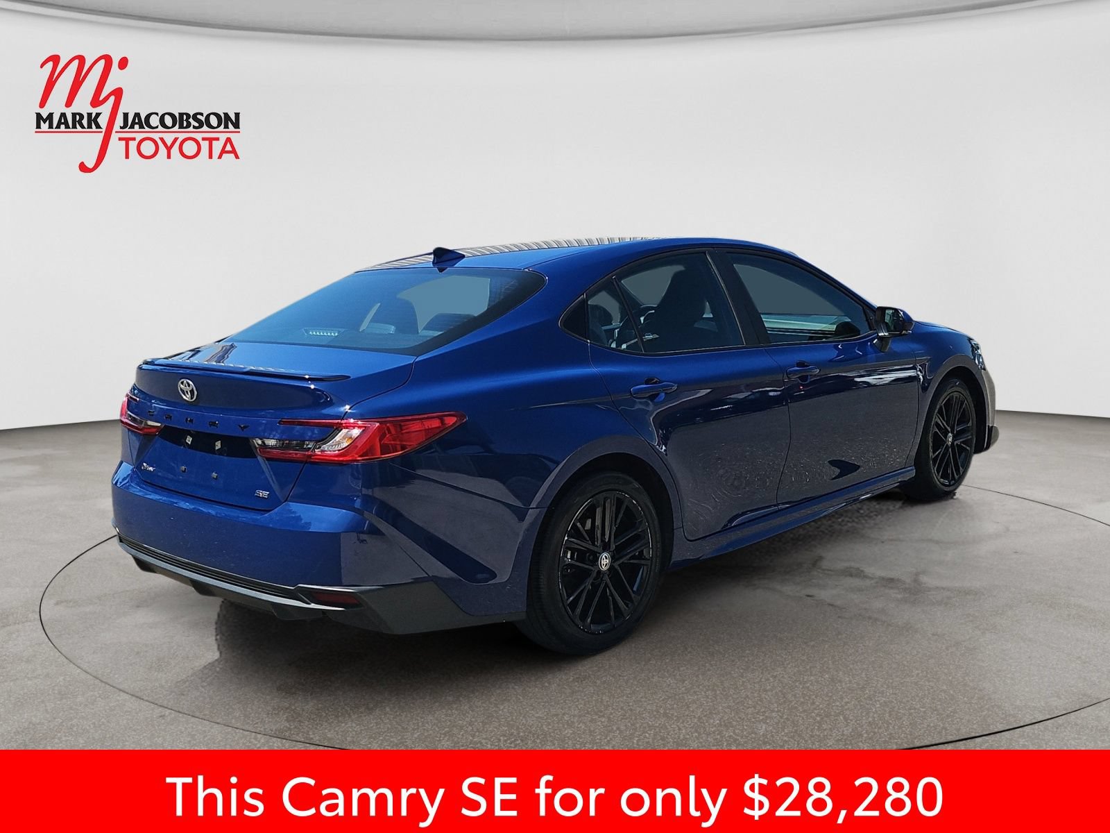 Used 2025 Toyota Camry SE FWD image 9